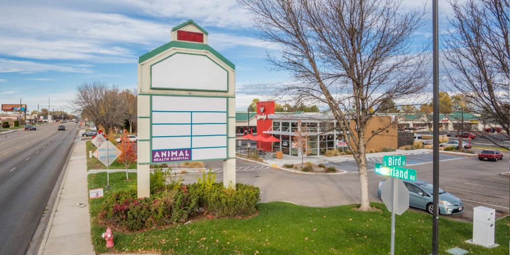 Overland Market: 8610 W Overland Rd, Boise, ID 83709